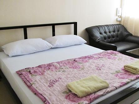Lee House Inn Банкок Екстериор снимка